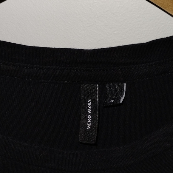 VERO MODA BLACK T SHIRT SIZE SMALL - Picture 2 of 2